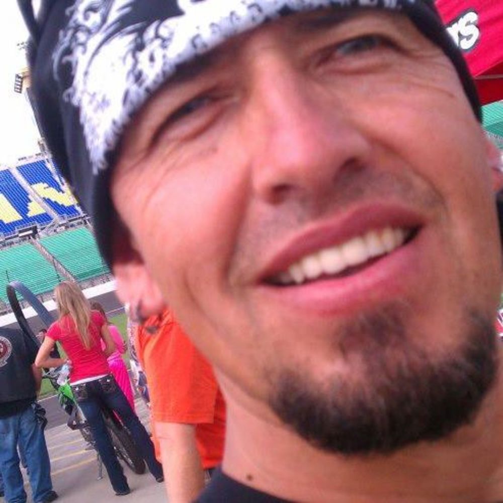 Meet your Posher, Carlos